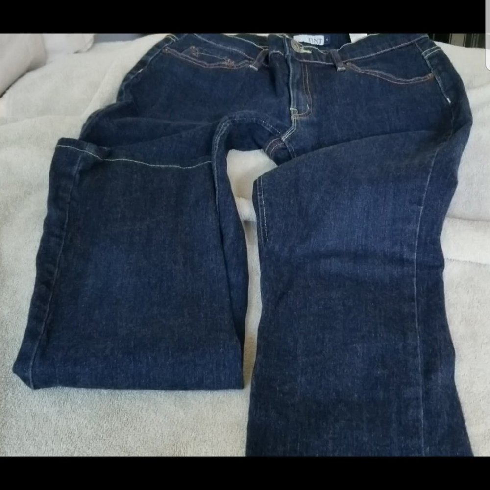 TINT Low rise Dark Blue Denim Jeans w/Gold Stitch sz 4